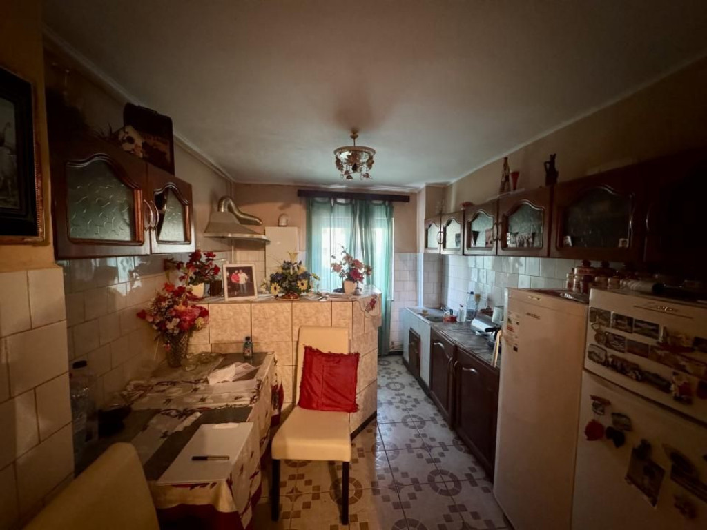 Apartament 3 camere et 1 Ultracentral Simeria