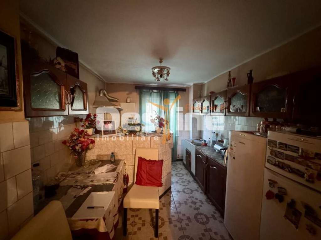 Apartament 3 camere et 1 Ultracentral Simeria