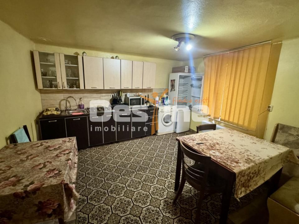 Casa de vânzare în Uroi. Schimb cu apartament în Simeria