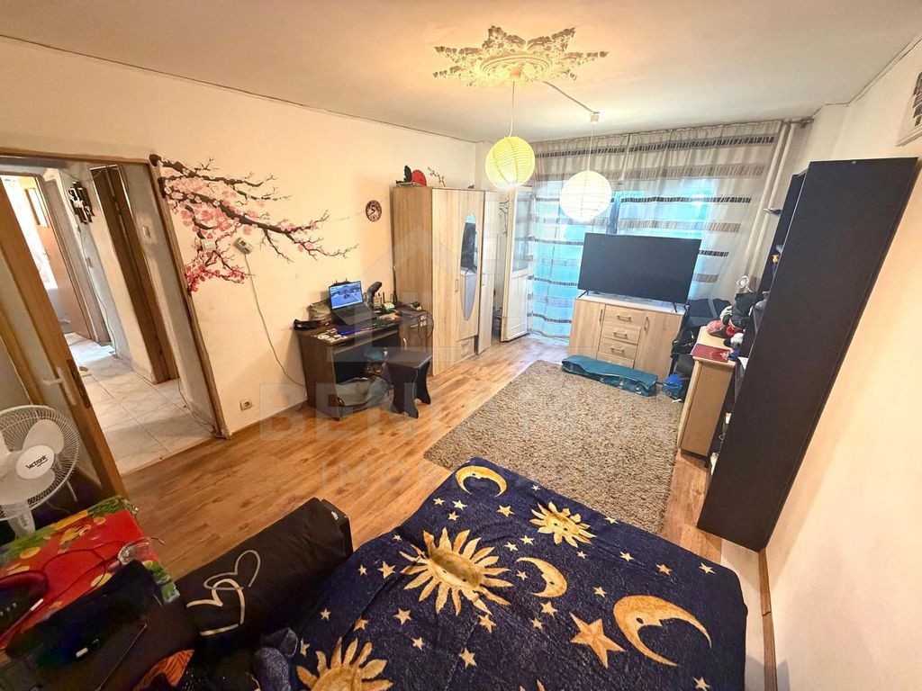 3 camere decomandat etaj 2 - Ciuperca - 74mp - centrala t...