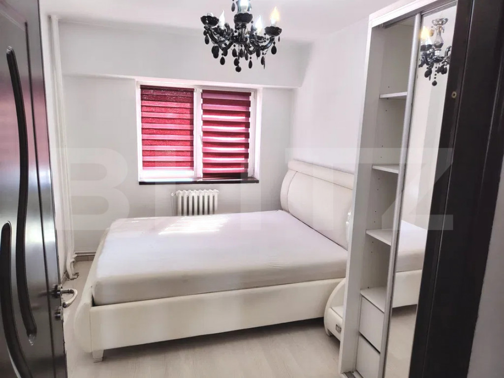 Apartament spațios cu 3 camere decomandate și parcare –