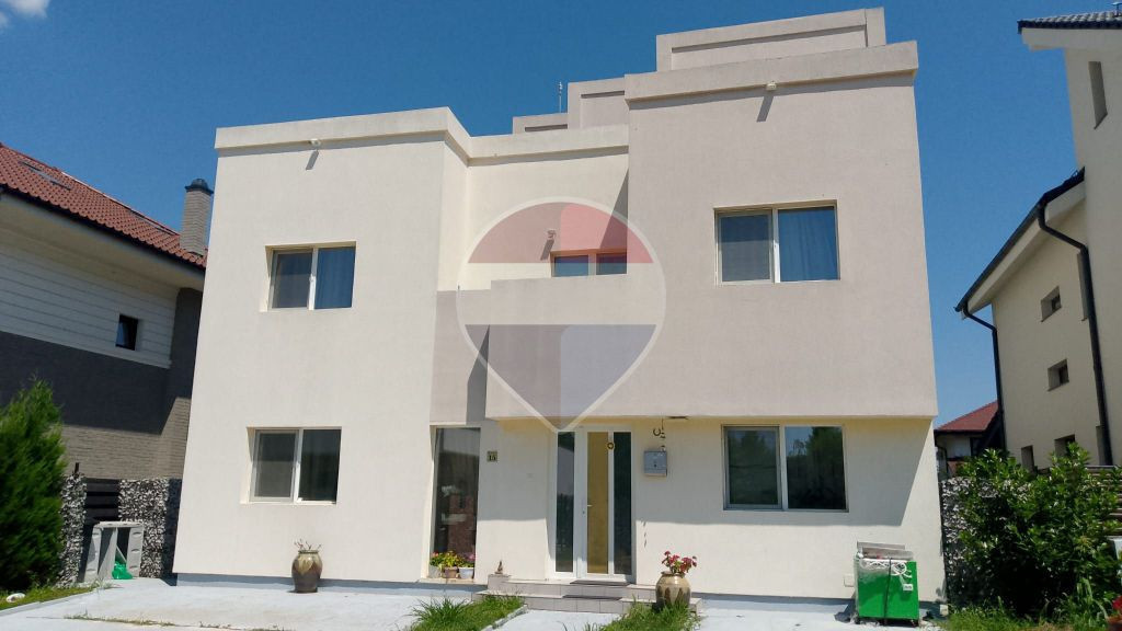 Casă / Vilă cu 3 camere de vânzare Str. Diamantului 6,...