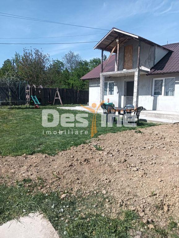 Casă PIETRĂRIE | 2 camere, 70 mp, 400 mp teren, loc de ...