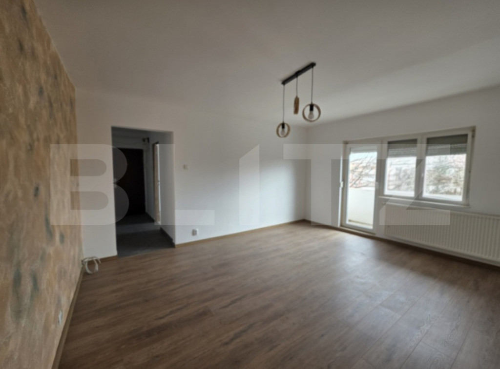 Apartament cu 3 camere de închiriat,zona Micro 16 Satu Mare