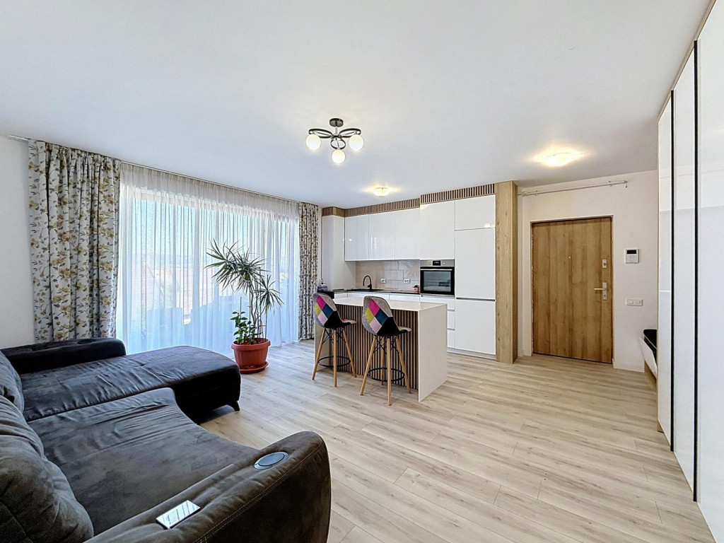 2 camere, bloc nou, 65 mp, balcon, aproape de Centru