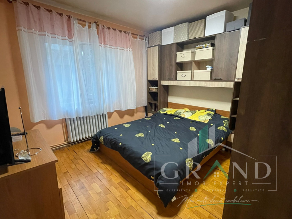 Apartament 3 camere de vanzare, 2 bai , Zorilor