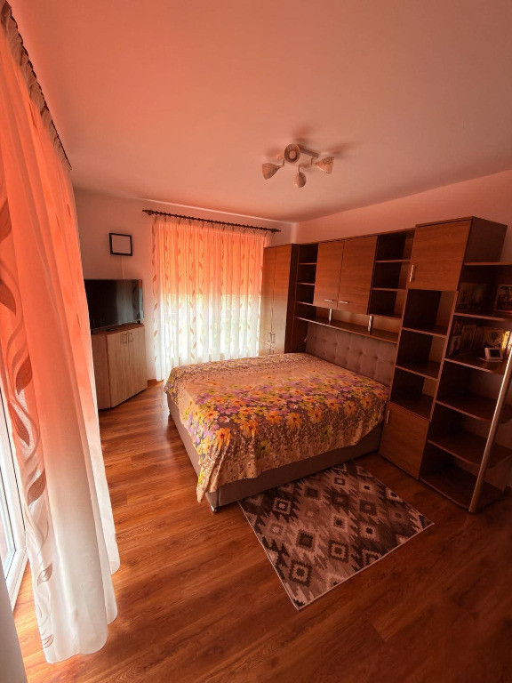 Apartament 2 camere zona Tractorul