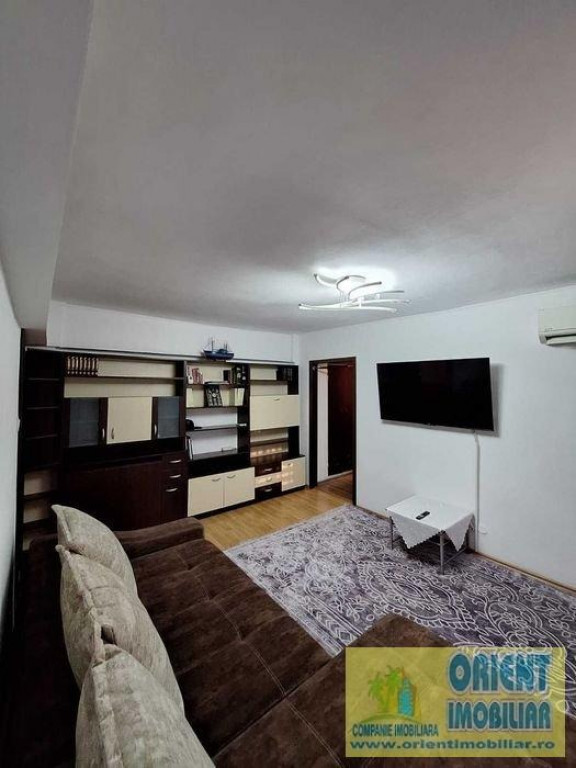 Tomis 3, de inchiriat 3 camere, mobilat, gaze, parcare