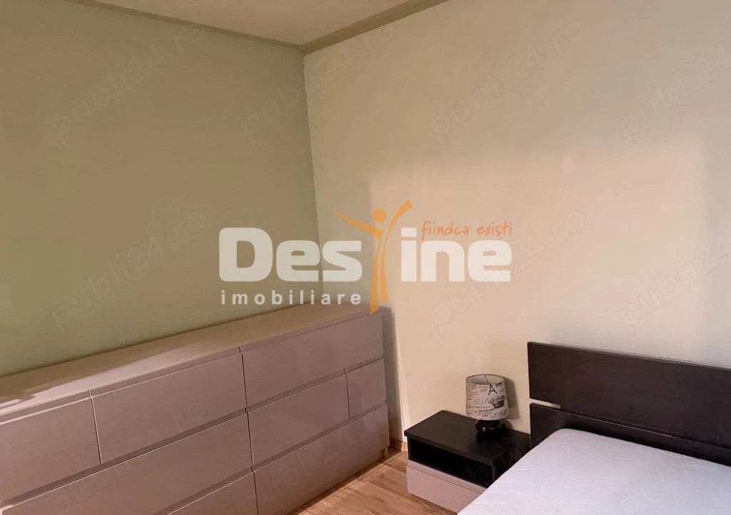 Inchiriez apartament cu 3 camere