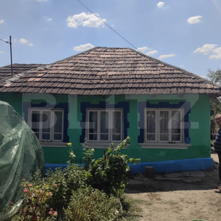 Casa individuala, 32 mp, teren 1.700 mp, comuna Pleșoi