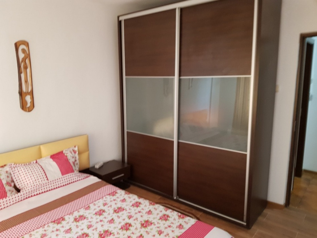 Inchiriez Apartament 2 camere langa Delfinariu Constanta