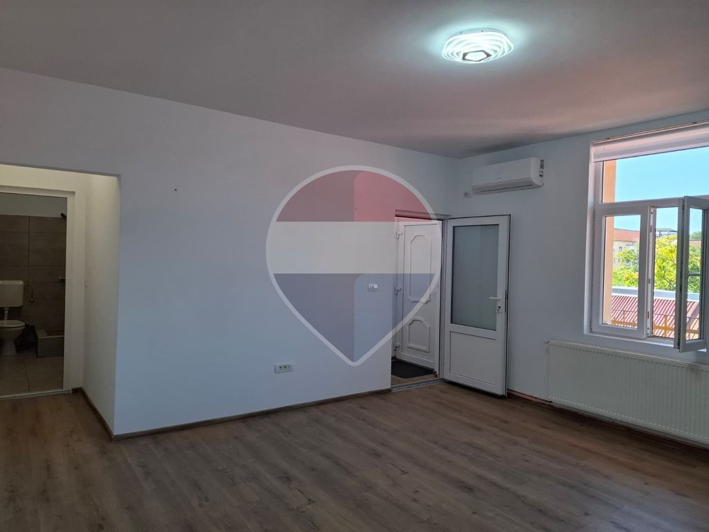 Spațiu comercial de 50mp de închiriat în zona Ultracen...