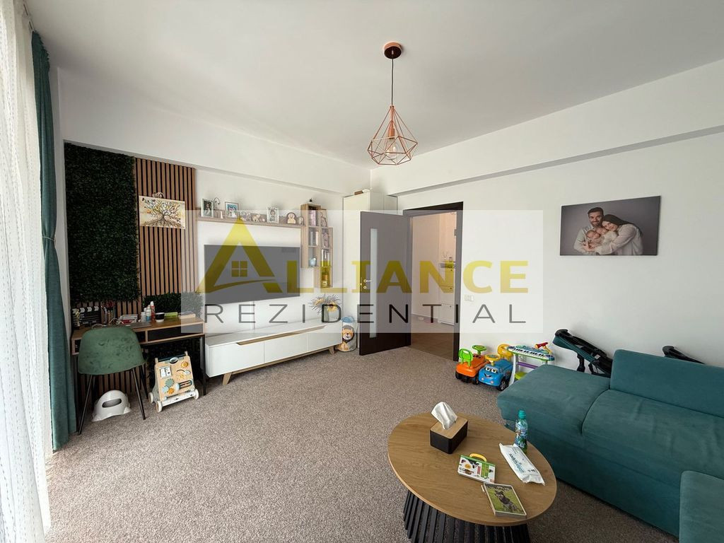 APARTAMENT 2 CAMERE DE VÂNZARE - STRADA BIRUINȚEI
