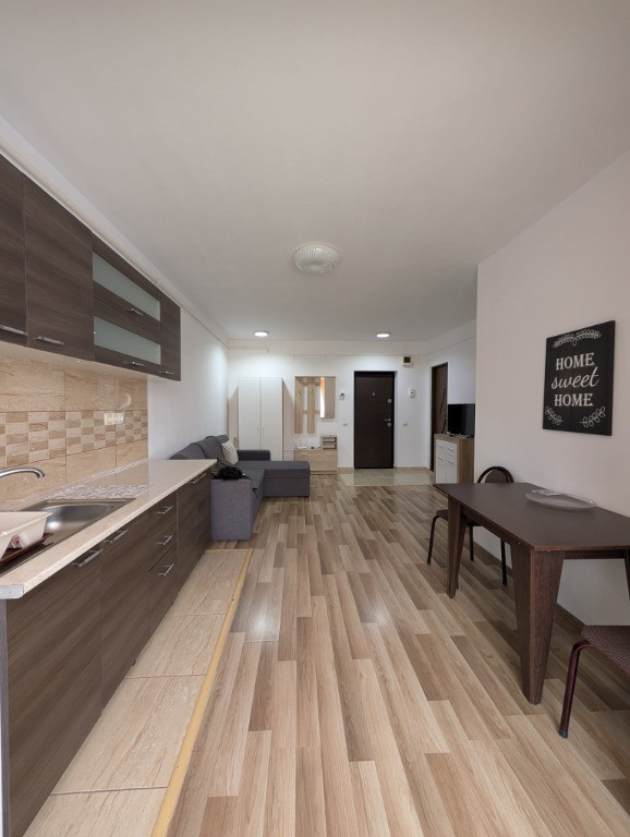 Apartament 2 camere, 40mp, mobilat, parcare, zona Florilor