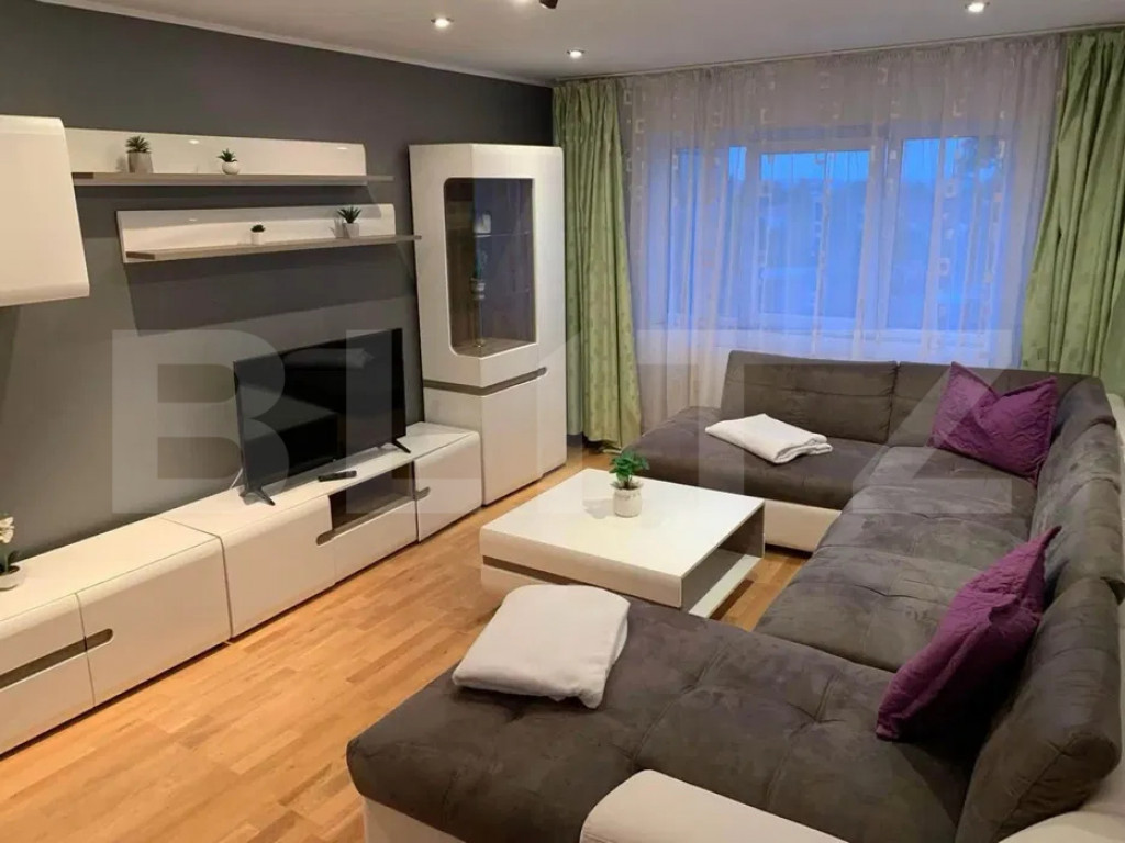 Apartament 3 camere, lux, parcare, zona Zorilor