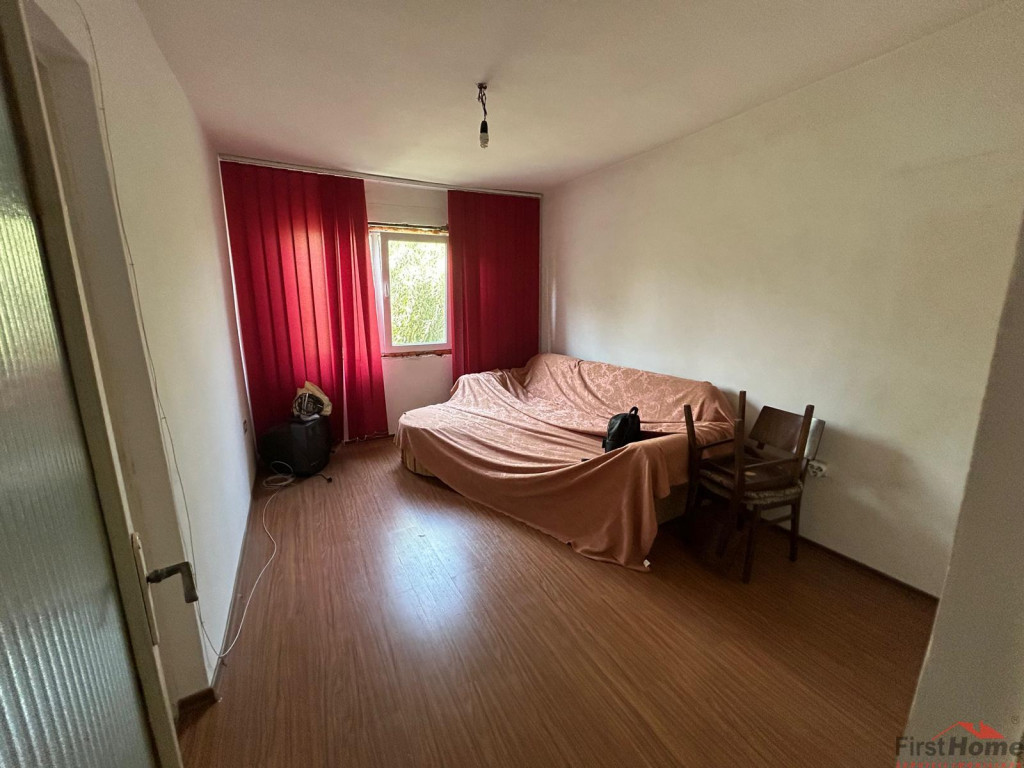Apartement cu 3 camere, de , zona gara, scoala 7