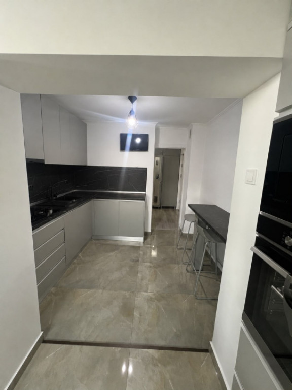 Apartament 3 camere, 65 mp, zona Rovine