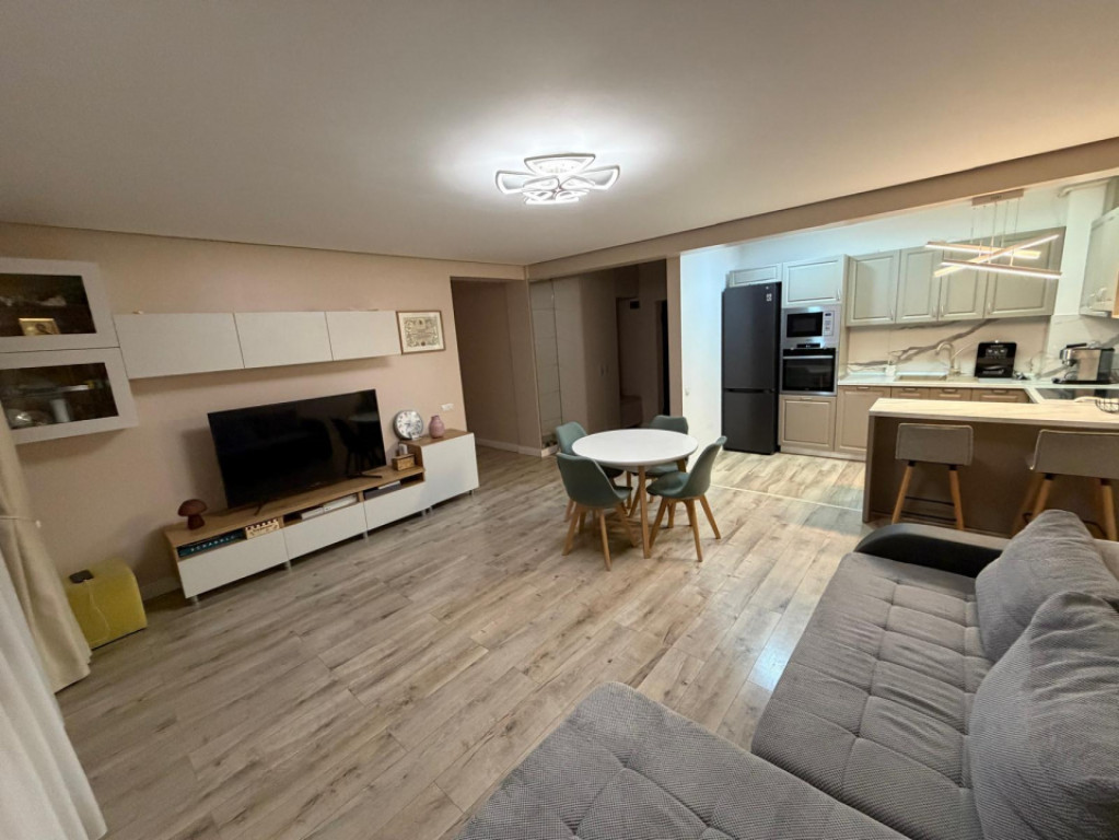 Apartament 3 camere, 80 mp, grădină | zona Sub Cetate, Flo