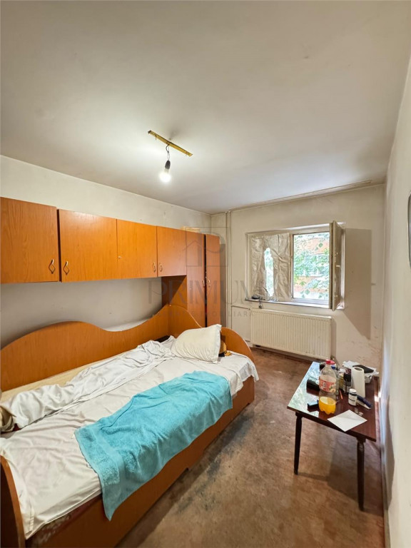 Simion Barnutiu - 2 Camere - Etaj 2 - Bloc izolat