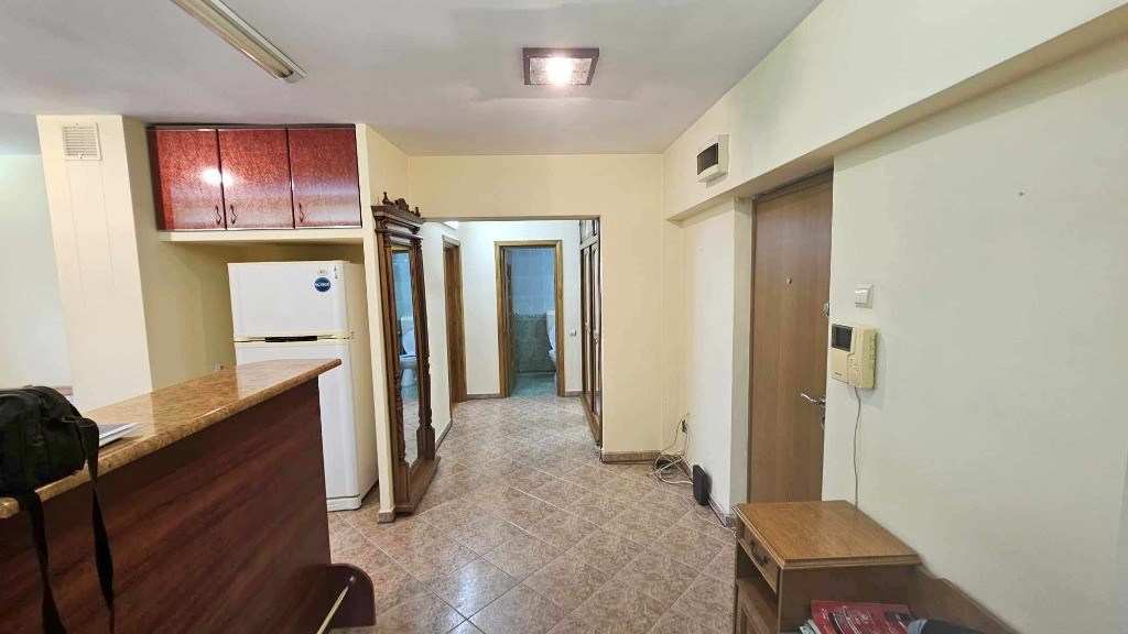Apartament 3 camere , CENTRAL - ,INDEPENDENTEI UMF