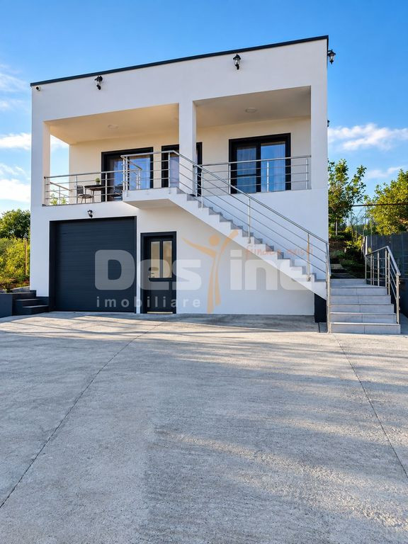 Vilă CIURBEȘTI | 4 camere, 200 mp utili, 1000 mp teren,...