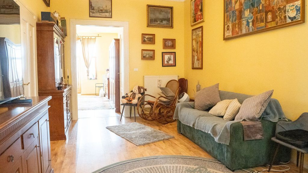 2 camere. Adresă centrală. 99 mp construiți. 2 băi. E...