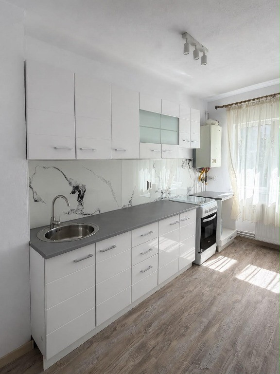 Apartament 2 camere et 2