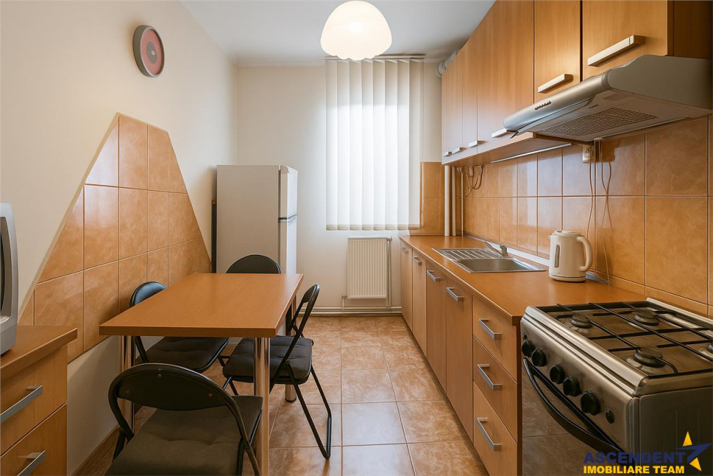 Apartament primitor, 3 camere, mobilat, utilat, Ghimbav, Br