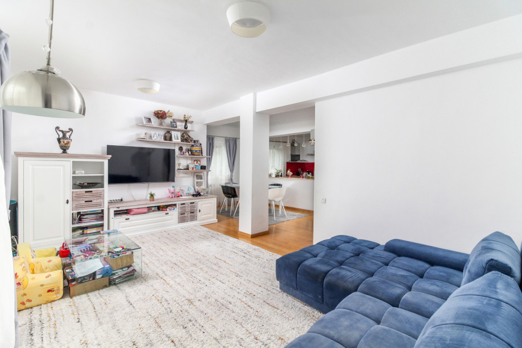 Casa finisata tip duplex, GARAJ, 3 dormitoare, 2 bai, str. C