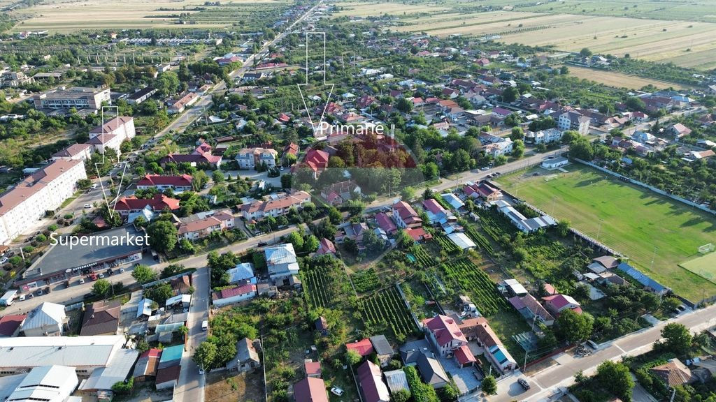 Casă centru Gugesti