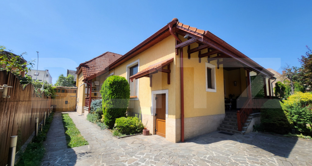 Casă de vânzare în zona centrală a municipiului Târgu M
