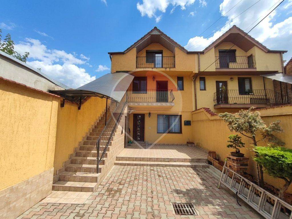 De închiriat casă duplex, 4 camere - Cantemir, Str. Lug...
