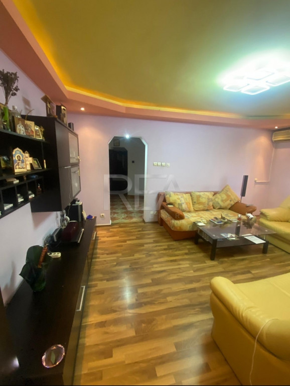 Ocazie Apartament 3 Camere Metrou 1 Decembrie , 60mp LUX