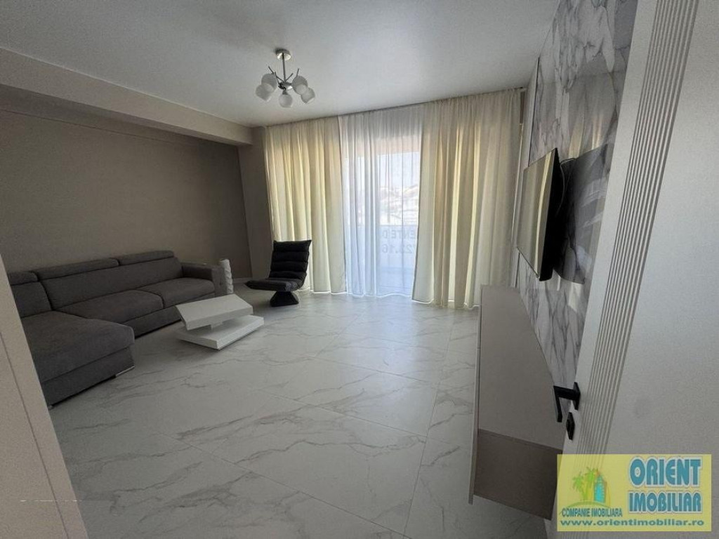 Palazu Mare, de inchiriat 2 camere, decomandat, mobilat nou