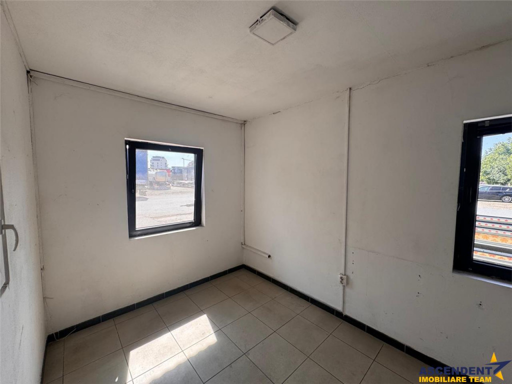 Spatiu comercial 225 mp: depozitare, productie,service auto,