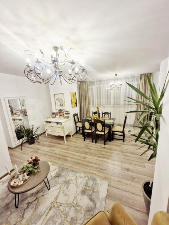 Apartament cu 4 camere, 130 mp, zona Ultracentrală