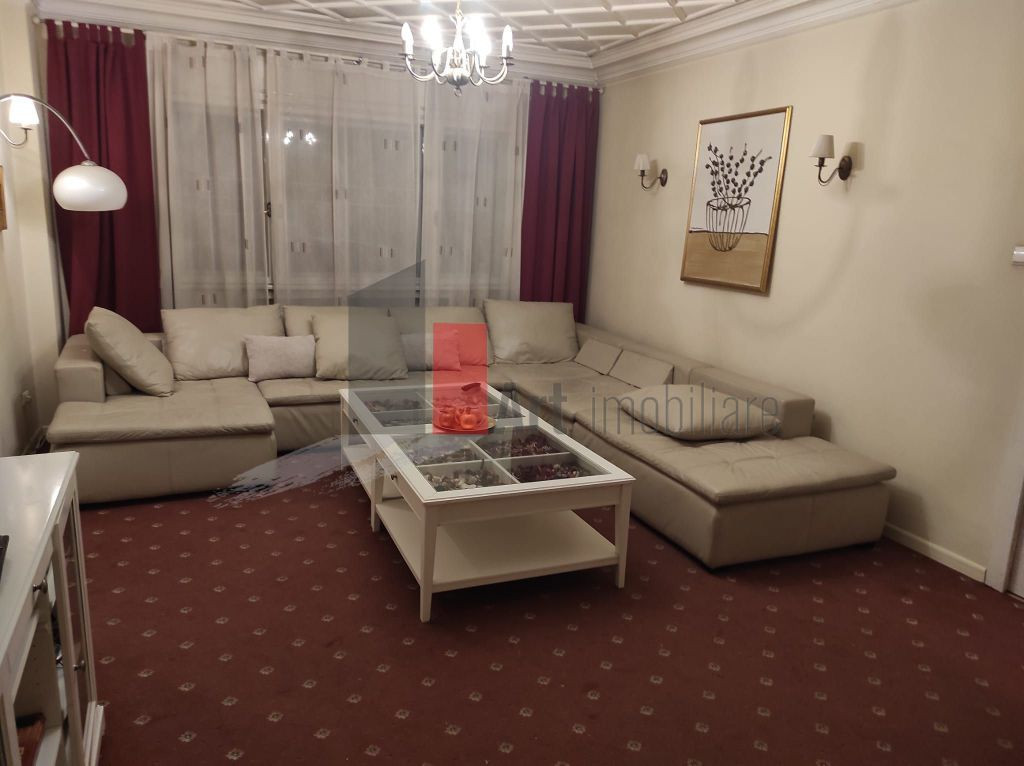 3 Camere Universitate