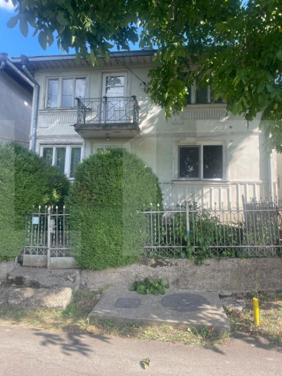 Vilă D+P+1+M - lux Dorohoi – 228 mp utili, teren 2.300 mp