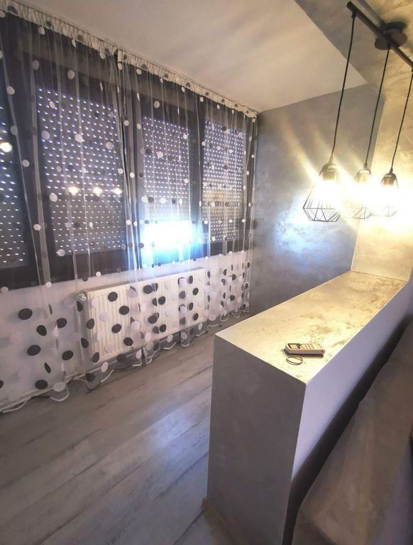 De inchiriat apartament cu 3 camere, Str. Nae leonard, et...
