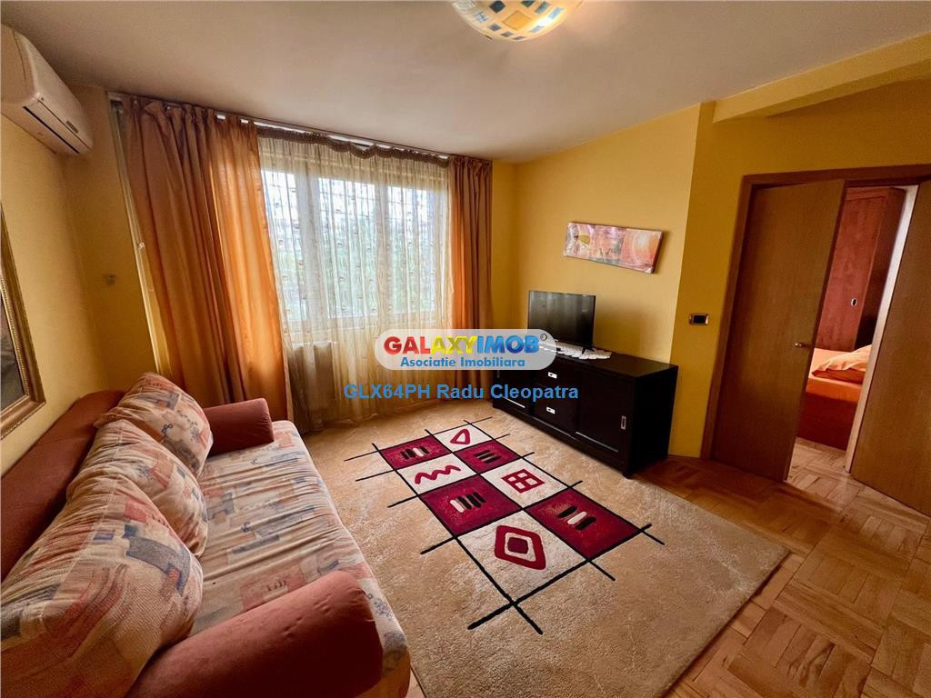 Apartament, 2 camere, decomandat, etajul 1/10, zona 8 Martie