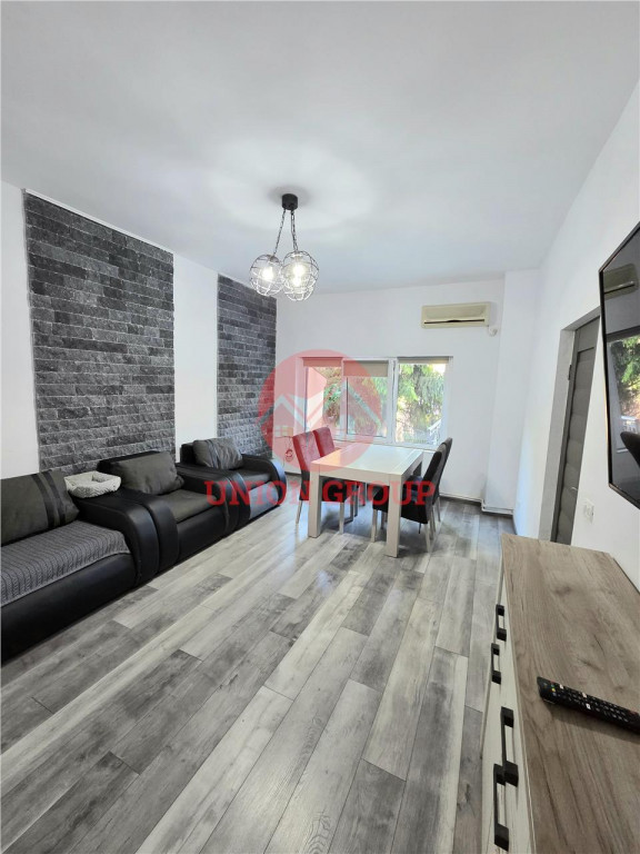 Vila 3 Nivele cu Spatiu Comercial Str. Cuza Voda