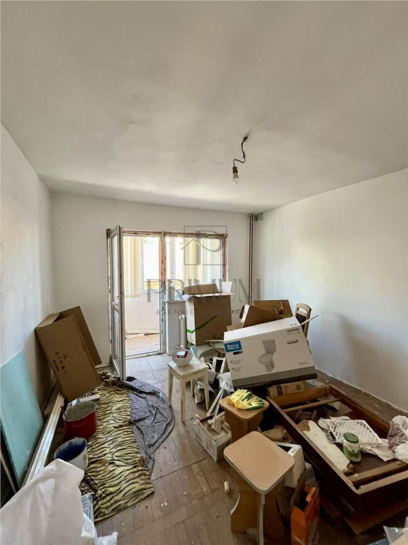 Sagului, apartament 2 camere, decomandat, etaj 1, bloc izola
