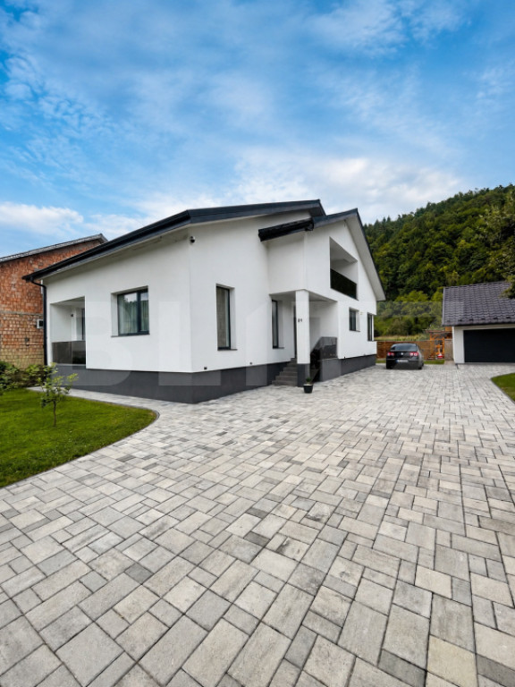 Casa de vanza, teren 3.500 mp, zona Borleasa