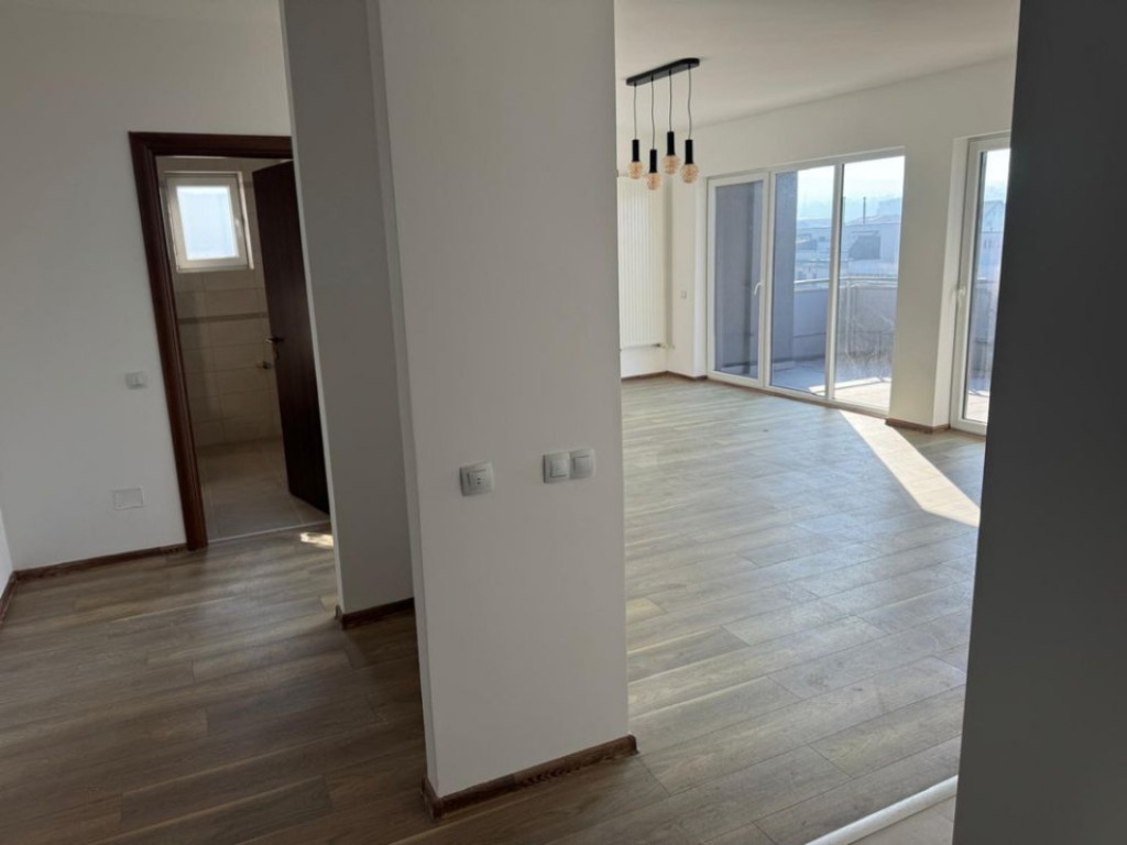 Apartament cu 3 camere + parcare + terasa in Cluj zona Buna