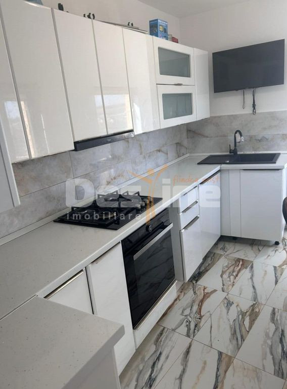 Casa + 2500 mp teren de inchiriat in zona Rond Pacurari