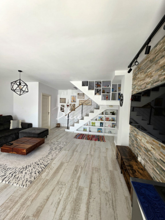 Apartament exclusivist în vilă | Vedere frontală la lac,