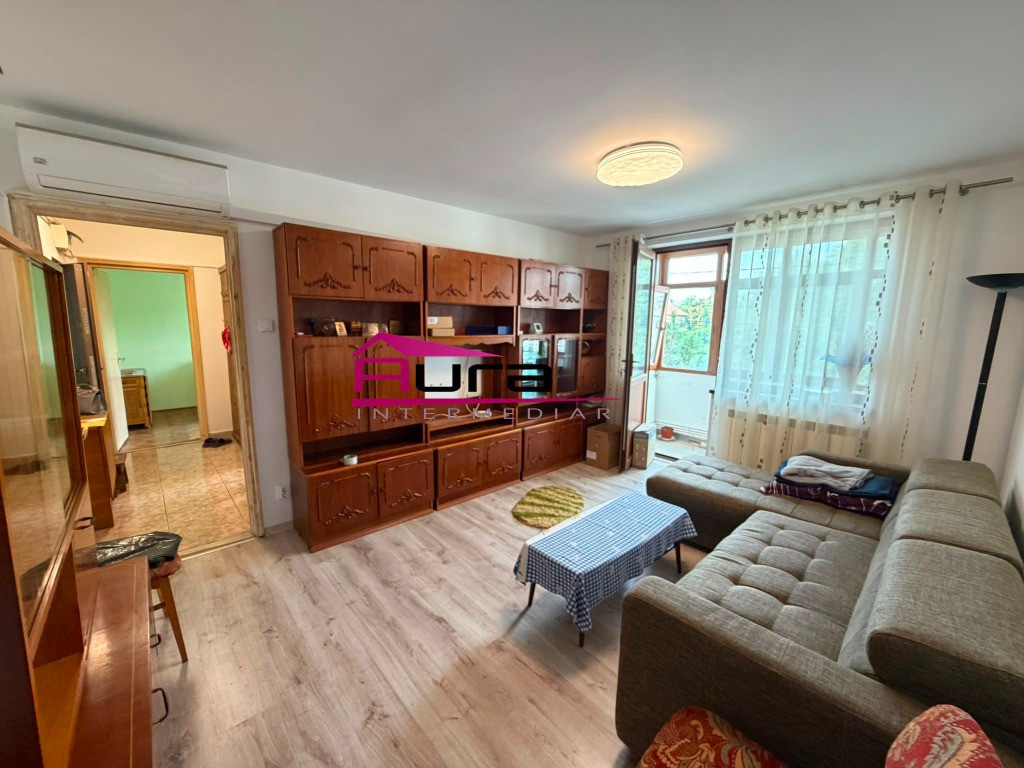 Apartament 3 camere Str.Victoriei