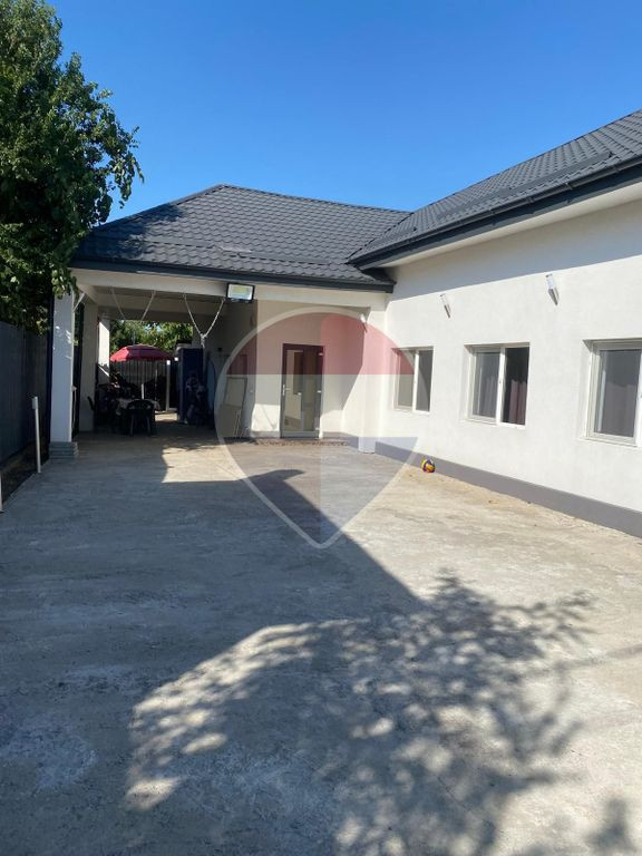 Casă / Vilă cu 4 camere de vânzare