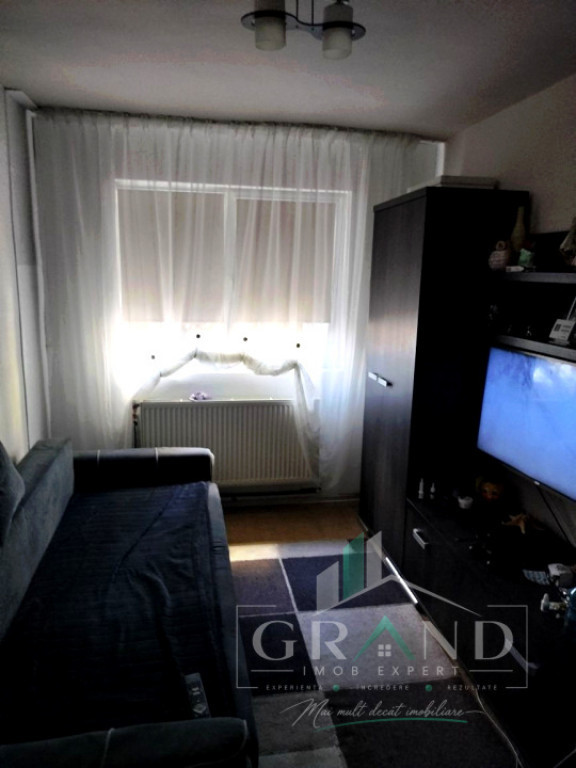 2 camere decomandate | Etaj 1/10 | Balcon | Clăbucet/Manast