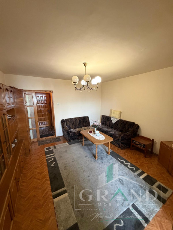 Garsonieră 28mp, etaj intermediar, Piata Flora, Mănăștur